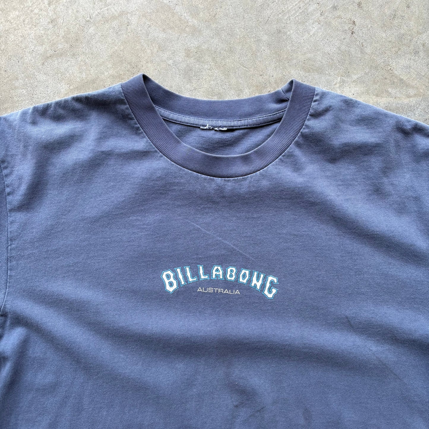 00's Billabong tee - L