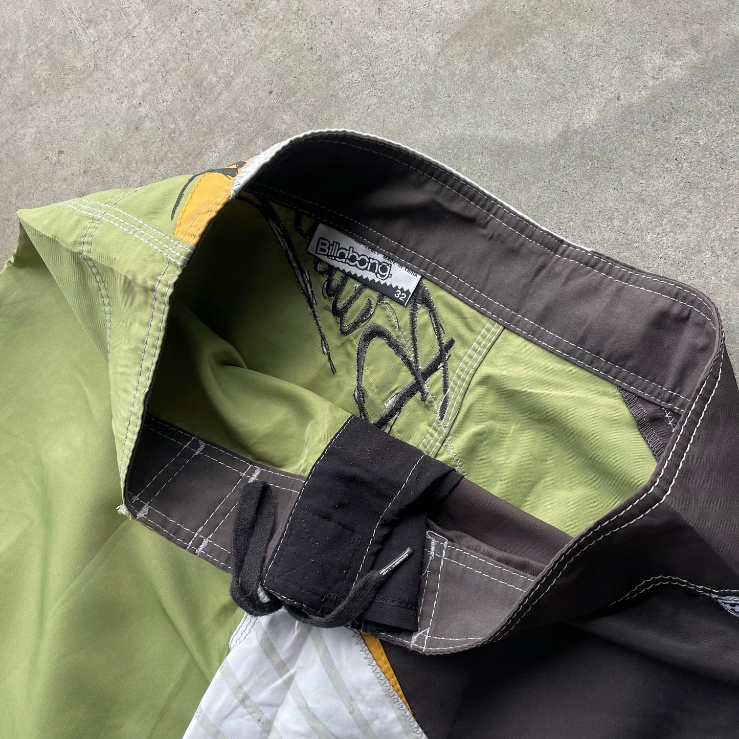 00's Billabong boardies