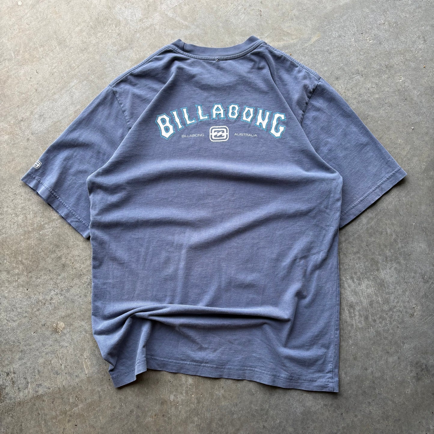 00's Billabong tee - L