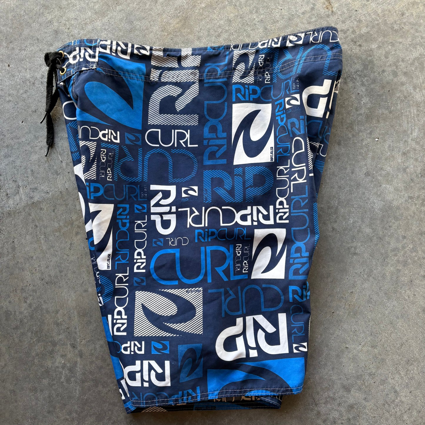 00's Quiksilver boardies - 36